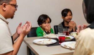 Doa Hendak Makan dan Selesai Makan, Yuk Ajarkan pada Anak