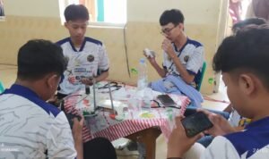 Foto: Peserta turnamen E- Sport MANDURA CUP 2024 sedang berkompetisi (Sumber: rembangkab)