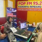 Foto: Melalui Radio, Polisi Ingatkan Masyarakat Hati-hati Berkendara (Sumber: polres rembang)