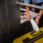 Foto: Ilustrasi pengecekan barang bawaan (Sumber: istock)