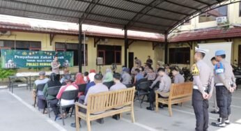 Jelang Idulfitri, Polres Rembang Lakukan Pembagian Zakat Fitrah