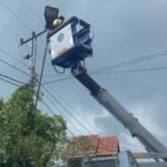 Jelang Mudik, Pemkab Rembang Lakukan Perbaikan Lampu Jalan