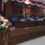 Foto: penyampaian rekomendasi atas Laporan Keterangan Pertanggungjawaban (LKPJ) Bupati Rembang (Sumber: rembangkab)