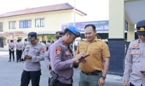 Foto: Personel Polres Rembang Jalani Pemeriksaan HP (Sumber: polres rembang)