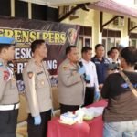Foto: Konferensi Pers di Lobi Mapolres Rembang (Sumber: polres rembang)