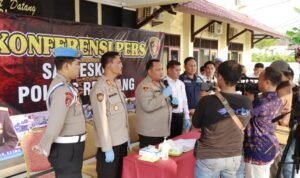 Foto: Konferensi Pers di Lobi Mapolres Rembang (Sumber: polres rembang)