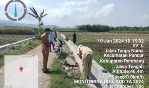 Foto: Verifikasi Lapangan Awal APBDes (Sumber: polres rembang)