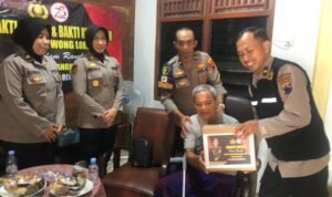 Rangkaian Perayaan HUT Bhayangkara ke-78, Polres Rembang Gelar Layanan Kesehatan Keliling