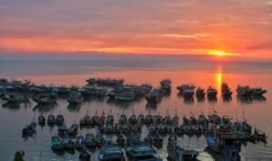 Foto: Sunset di Watu Layar Rembang (Sumber: visi Jateng)