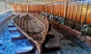 Foto: Perahu Kuno yang ada di Desa Punjulhajo (Sumber: visit jateng)