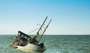 Passenger boat sinking istockphoto 184387286 612x612 1 - Rembang