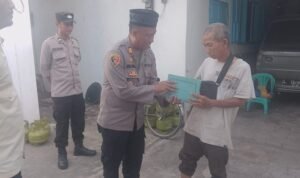 Penyerahan santuan kepada korban pencurian gas lpg/polres rembang