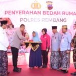 Kediaman Warga di Turusgede Rembang Jadi Sasaran Program Bedah Rumah Polres Rembang /polres rembang