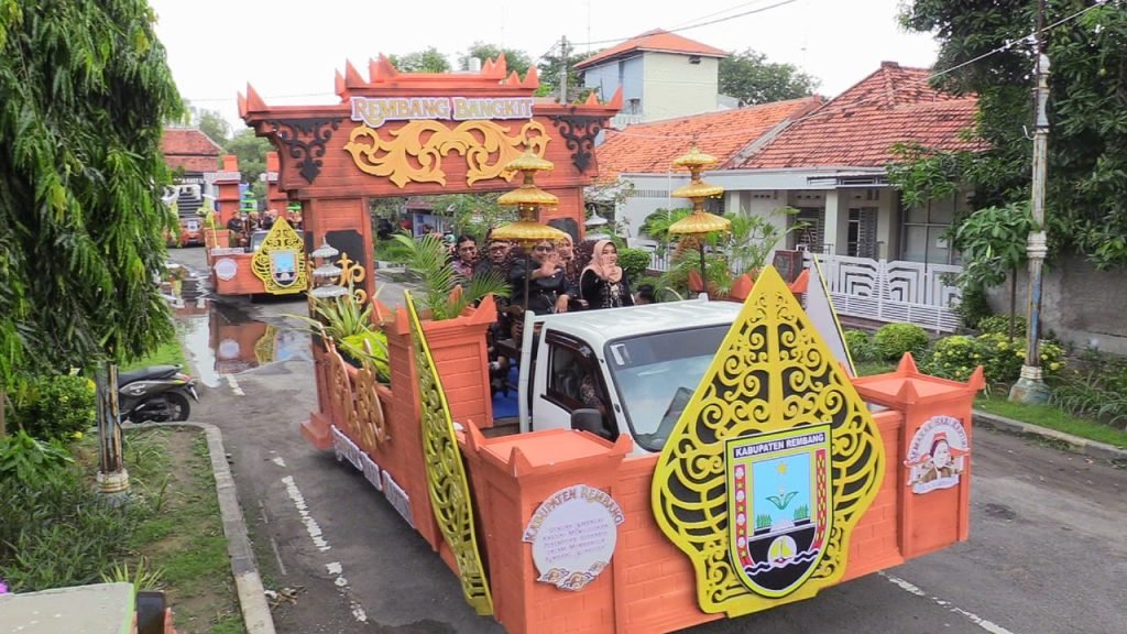 Meriahnya Kirab Pataka Peringatan Hari Kartini ke-146 di Rembang/rembangkab