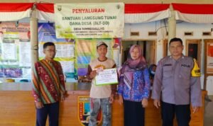 32 Warga Desa Sumbermulyo Terima BLT DD