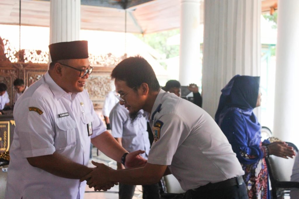 Momen Lebaran, Bupati Rembang Ajak Jajarannya Beri Pelayanan Terbaik/rembangkab