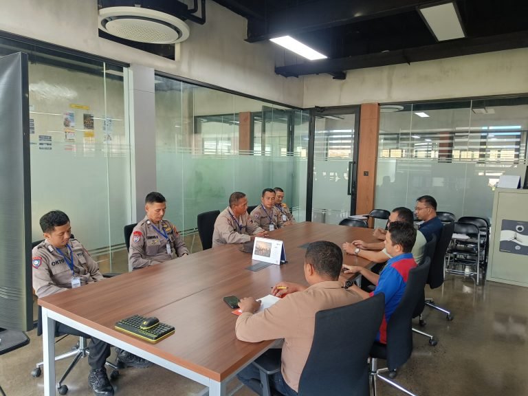 Satuan Pembinaan Masyarakat (Sat Binmas) Polres Rembang lakukan binluh di PT Parkland World Indonesia/Polres Rembang