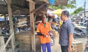 Polisi Tindak Juru Parkir Liar di Sekitar Pasar Induk Kota Rembang/polres rembang