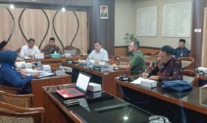 Audiensi di Ruang Banggar DPRD Rembang, Kamis (26/6) / istock