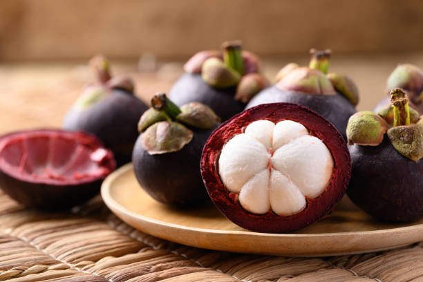 istockphoto 2150508263 612x612 1 - Manfaat Buah Manggis