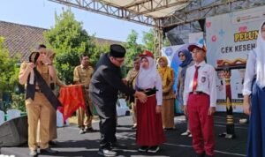 CKG Anak Sekolah Sudah Dimulai, Sejumlah Siswa Dikukuhkan Jadi Duta Kesehatan/rembangkab