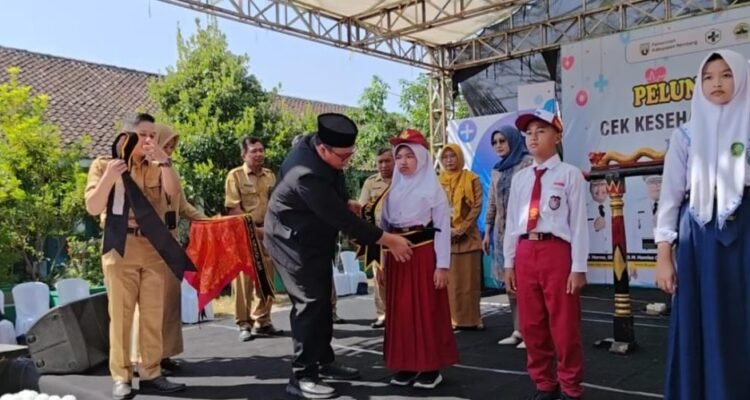 CKG Anak Sekolah Sudah Dimulai, Sejumlah Siswa Dikukuhkan Jadi Duta Kesehatan/rembangkab