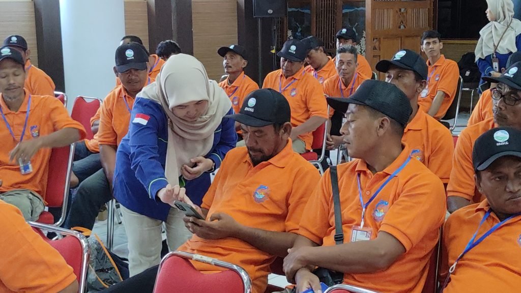 Sekolah Lapang Cuaca Nelayan (SLCN) di Rembang/rembangkab