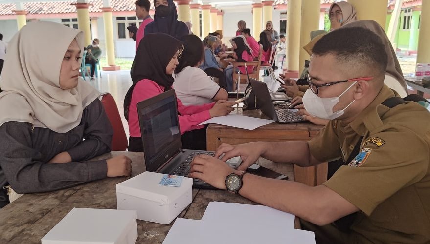 Pelaku Usaha Peserta Njajan Fest Rembang Dapat Fasilitas Pengurusan NIB/rembangkab