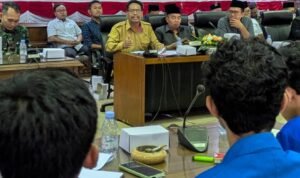 Mahasiswa PMII Geruduk DPRD Rembang/rembangkab