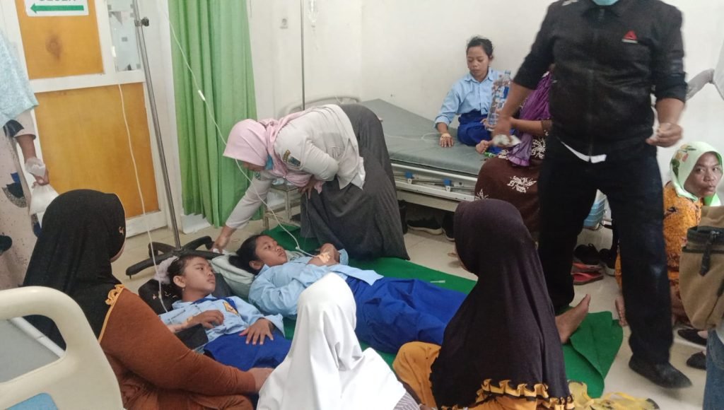 173 Siswa SMPN 1 Kragan Rembang Diduga Keracunan Makanan MBG/rembangkab