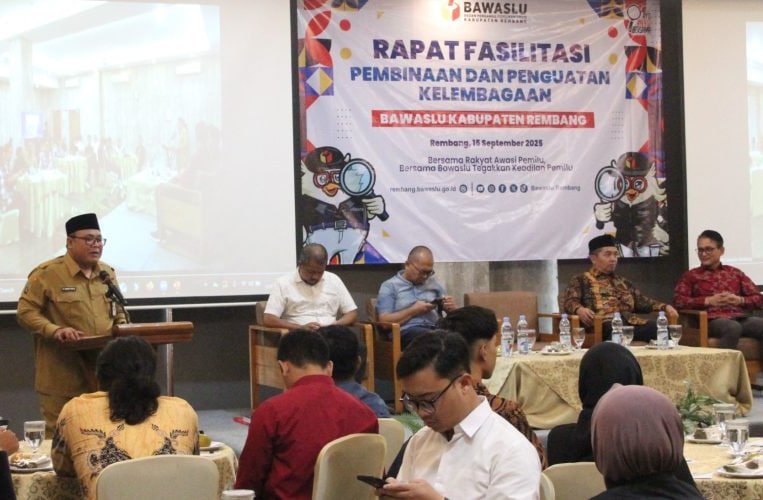 Wabup Rembang Tekankan Pentingnya Sinergitas dalam Jaga Kondusivitas Demokrasi /rembangkab Wabup Rembang Tekankan Pentingnya Sinergitas dalam Jaga Kondusivitas Demokrasi /rembangkab