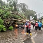 Hujan Deras Disertai Angin Kencang Landa Magelang, 17 Rumah Rusak dan Warga Luka-luka/magelangkab Hujan Deras Disertai Angin Kencang Landa Magelang, 17 Rumah Rusak dan Warga Luka-luka/magelangkab