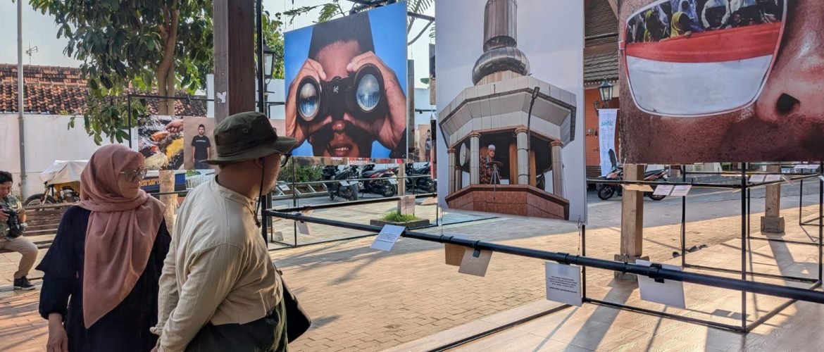 Ratusan Karya Foto Santri Dipamerkan di Lasem /rembangkab Ratusan Karya Foto Santri Dipamerkan di Lasem /rembangkab