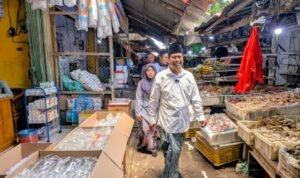 Bupati Rembang, Harno saat berada di Psar Rembang/rembangkab Bupati Rembang, Harno saat berada di Psar Rembang/rembangkab