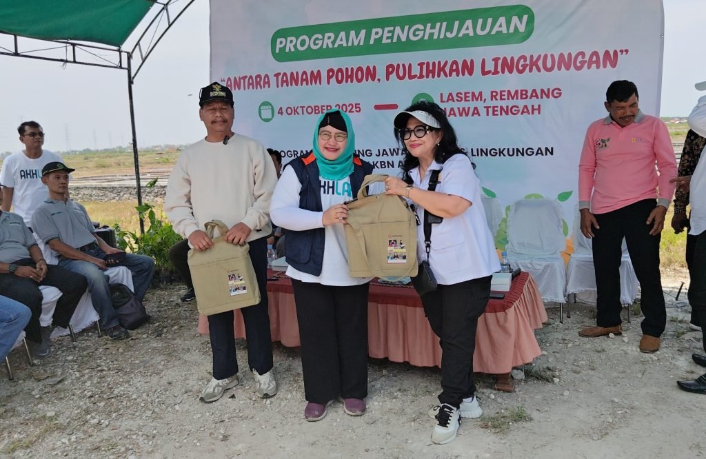 Sebanyak 500 Bibit Pohon Ditanam di Desa Sendangasri Rembang /rembangkab