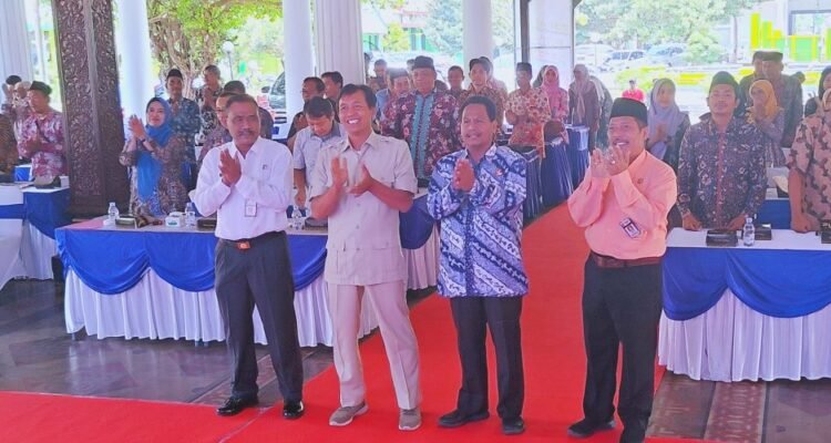 Bupati Rembang: Kualitas dan Integritas Pengelola Jadi Faktor Penting Keberhasilan Koperasi/Rembangkab Bupati Rembang: Kualitas dan Integritas Pengelola Jadi Faktor Penting Keberhasilan Koperasi/Rembangkab