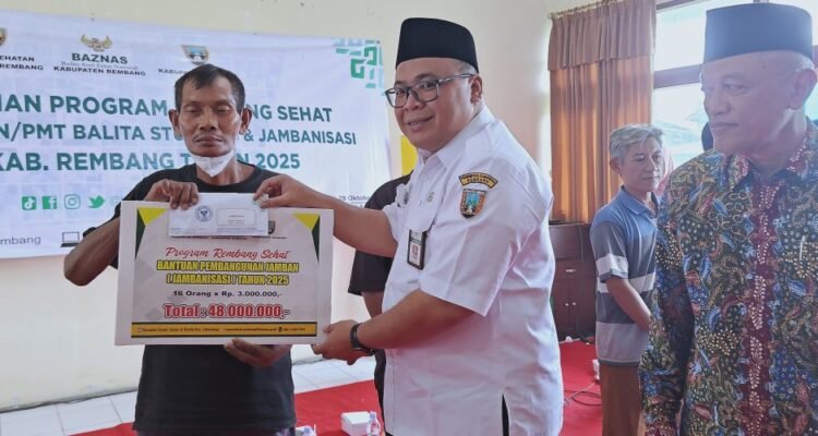 Warga Membutuhkan di Rembang Terima Bantuan Jambanisasi dan Pemberian Makanan Tambahan /rembangkab Warga Membutuhkan di Rembang Terima Bantuan Jambanisasi dan Pemberian Makanan Tambahan /rembangkab