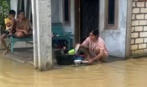 Hujan Deras Sebabkan Banjir di Sumber dan Kaliori Rembang/rembangkab Hujan Deras Sebabkan Banjir di Sumber dan Kaliori Rembang/rembangkab