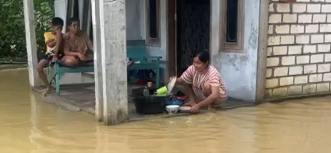Hujan Deras Sebabkan Banjir di Sumber dan Kaliori Rembang/rembangkab Hujan Deras Sebabkan Banjir di Sumber dan Kaliori Rembang/rembangkab