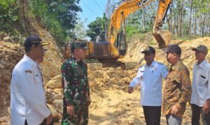 TMMD Sengkuyung Tahap IV Targetkan Pengeprasan Jalan Tanjakan di Desa Pasedan-Ngotoko/rembangkab