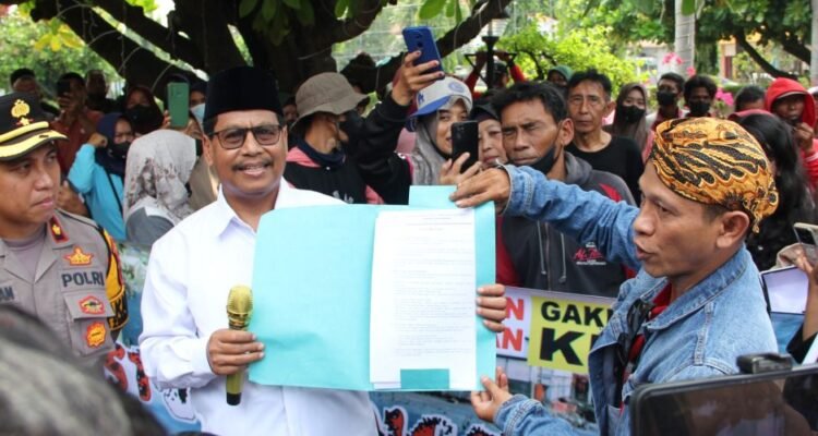 WhatsApp-Image-2025-11-27-at-17.22.38_93404f5d-1170x500 WhatsApp Image 2025 11 27 at 17.22.38 93404f5d 1170x500 1 - Pencemaran Udara