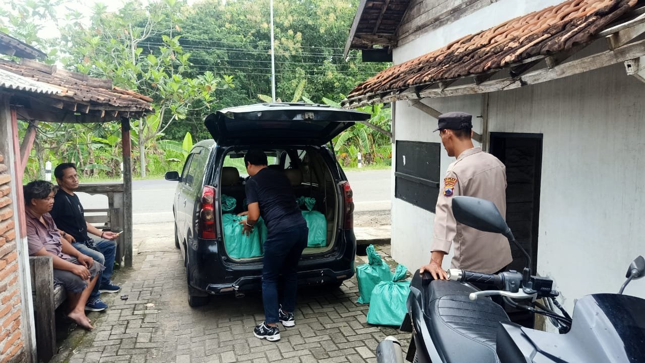 321 Botol Miras Diamankan Dalam Operasi yang Digelar di Rembang/polres rembang 321 Botol Miras Diamankan Dalam Operasi yang Digelar di Rembang/polres rembang