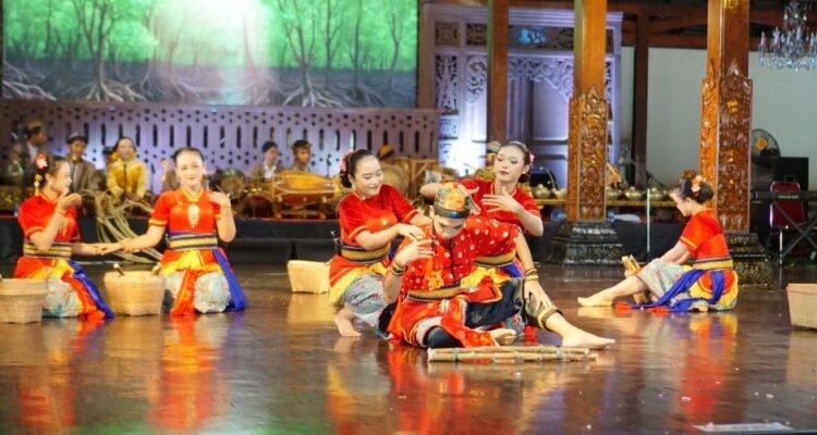 Pentas Seni Rembang di TMII Masuk Unggulan /rembangkab