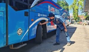 Jelang Nataru, Petugas Lakukan Ramp Check Angkutan Umum/rembangkab Jelang Nataru, Petugas Lakukan Ramp Check Angkutan Umum/rembangkab