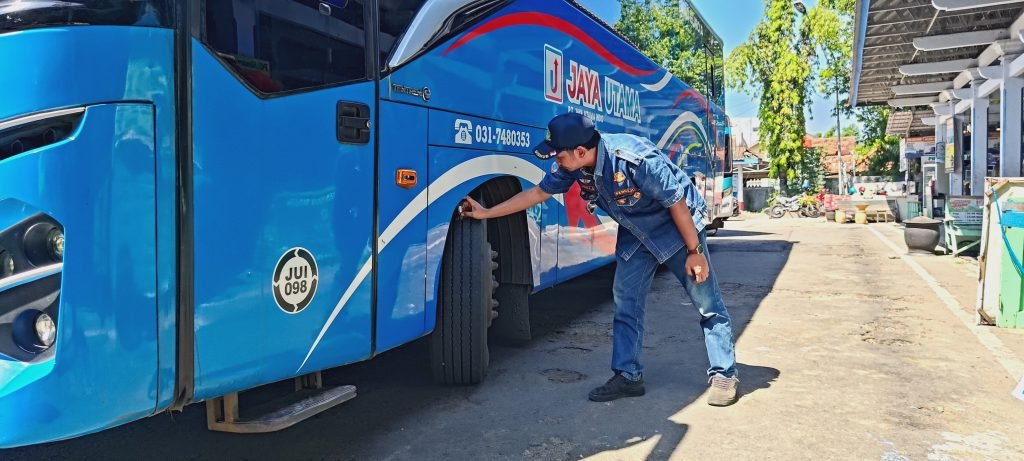 Jelang Nataru, Petugas Lakukan Ramp Check Angkutan Umum/rembangkab