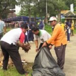 Hari Peduli Sampah Nasional, Ratusan ASN Rembang Bersih-bersih di TPR Kartini/rembangkab Hari Peduli Sampah Nasional, Ratusan ASN Rembang Bersih-bersih di TPR Kartini/rembangkab