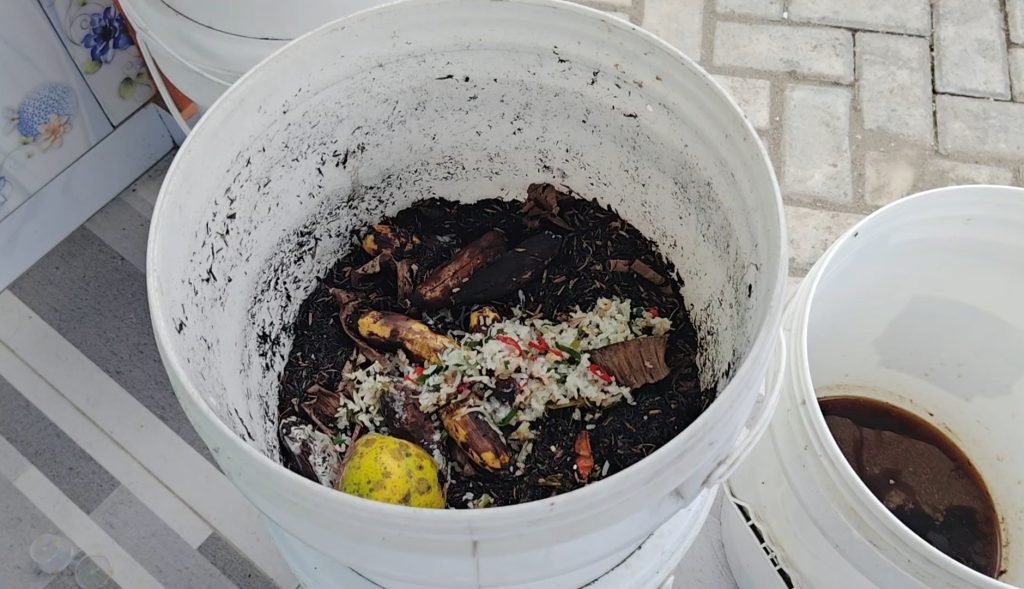 Warga Banyuurip Rembang Dapat Pendampingan Pengolahan Sampah Organik Jadi Komposter/rembangkab