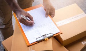 Ilustrasi pemeriksaan bea cukai/istock Ilustrasi pemeriksaan bea cukai/istock