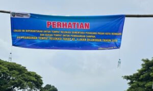 Sampah Menumpuk di Area Relokasi Pedagang Pasar Induk Rembang, Pemkab Pasang Peringatan/rembangkab