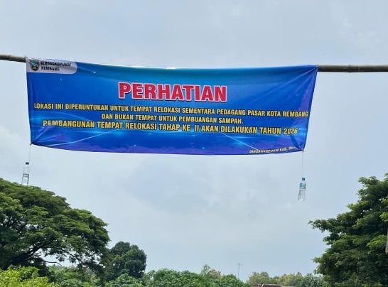 Sampah Menumpuk di Area Relokasi Pedagang Pasar Induk Rembang, Pemkab Pasang Peringatan/rembangkab